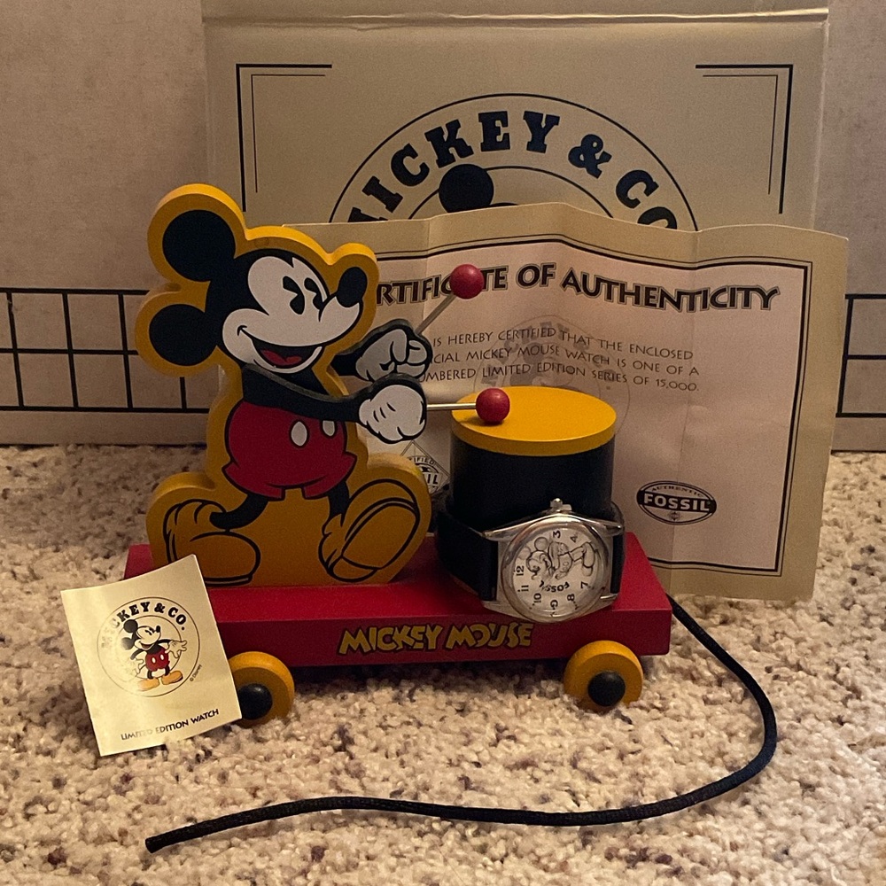 Mickey Mouse collectors Watch and wood toy - Picture 4 of 6